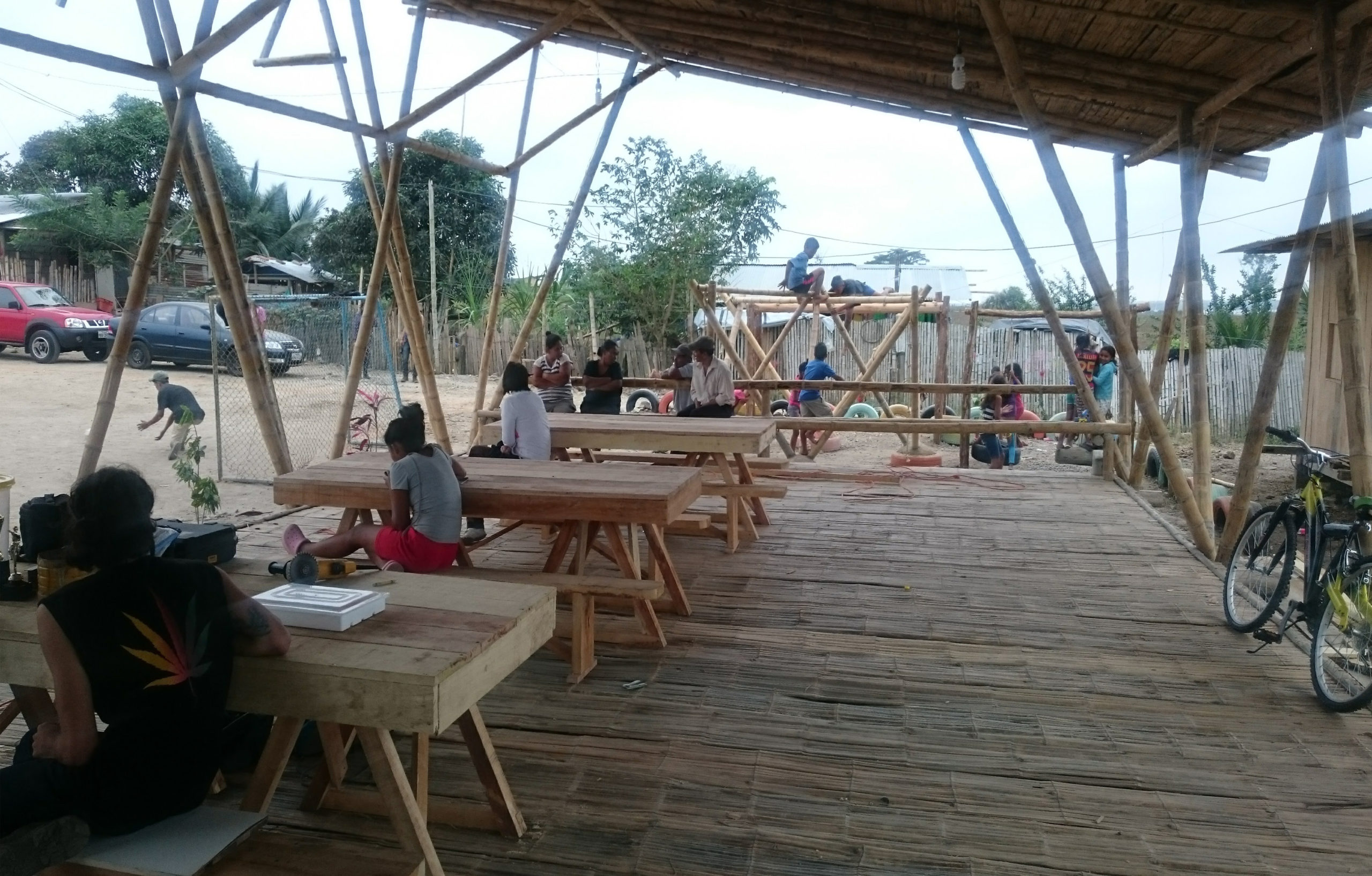 Auction Photographers for the reconstruction of Ecuador