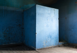 "Cubo azul" , 2013 Quito. 140 x 96 cm