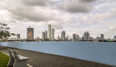 "Skyline desde el mar" , 2013 Panama City. 200 x 100 cm