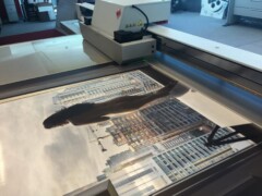 Closer - Producción - Tintas UVI impresión directa sobre dibond - Canon